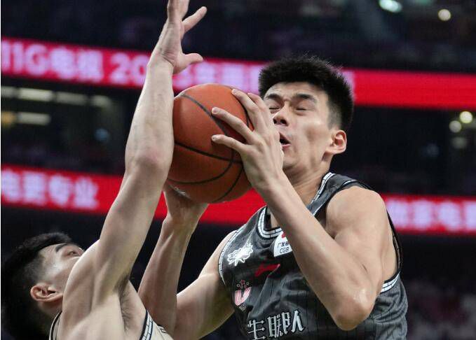 小樱被鸣人扒开腿狂